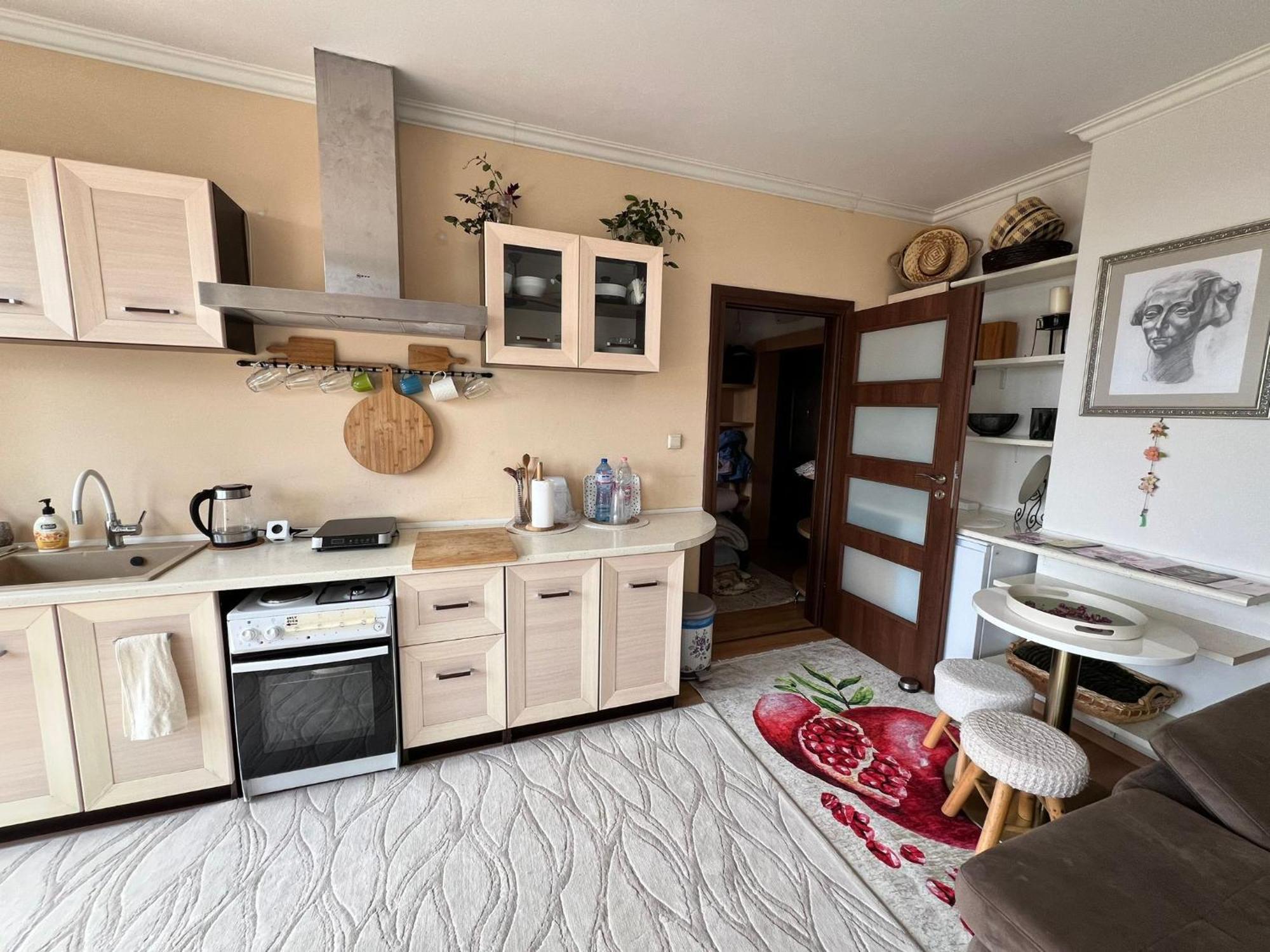 Downtown Central Apartment With Working Kitchen, City Views & Free Parking Kazanlŭk Buitenkant foto