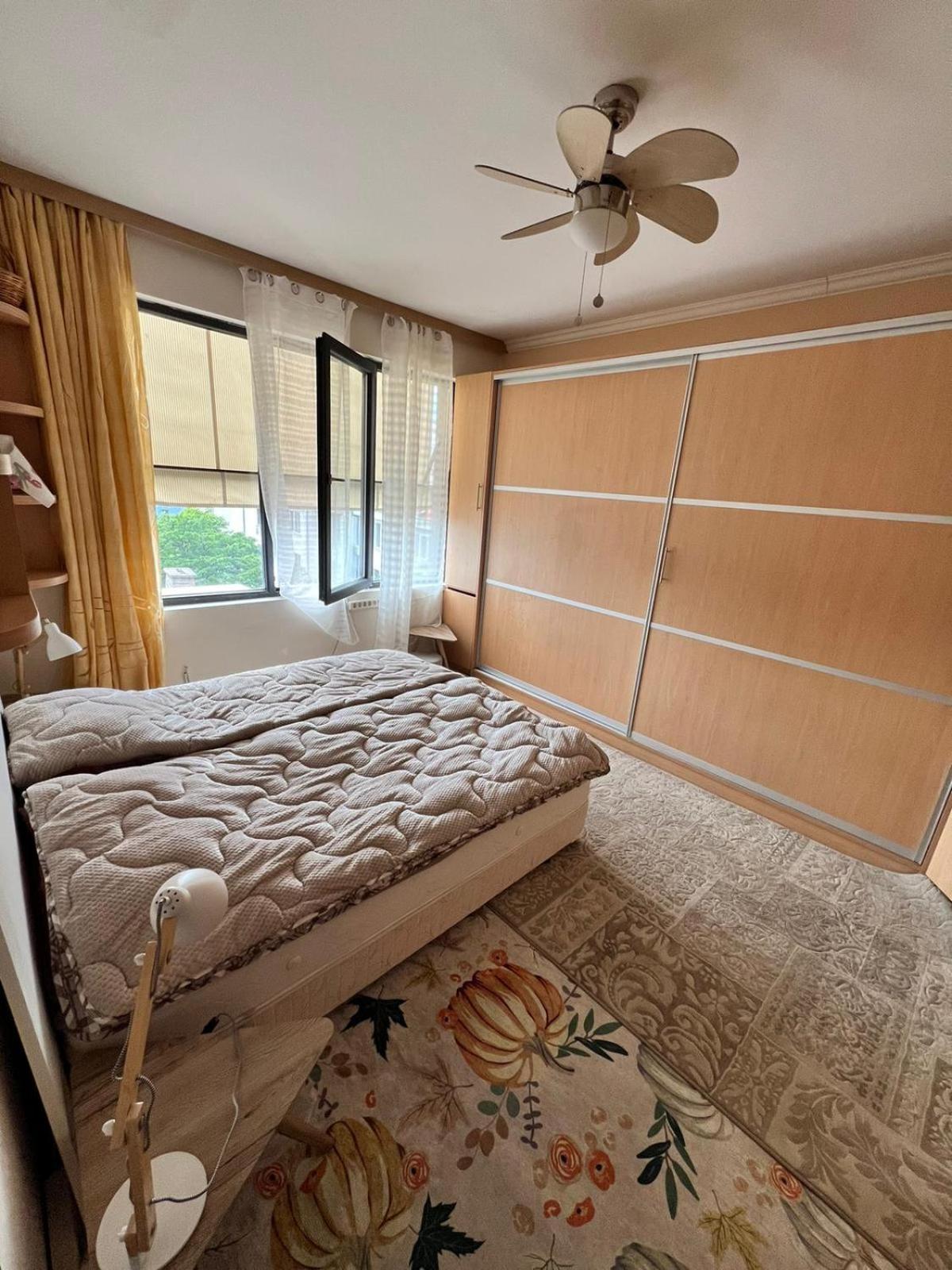 Downtown Central Apartment With Working Kitchen, City Views & Free Parking Kazanlŭk Buitenkant foto