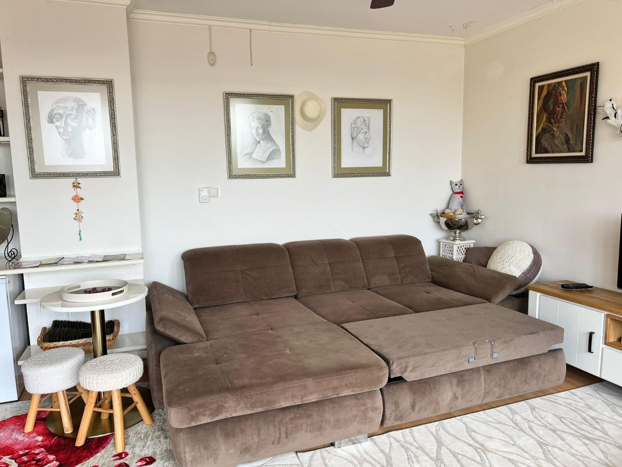 Downtown Central Apartment With Working Kitchen, City Views & Free Parking Kazanlŭk Buitenkant foto